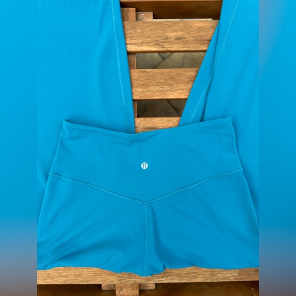 Lululemon Align High-Rise Wide-Leg Pant 31"
Hawaiian Blue size 8 - Picture 8 of 9